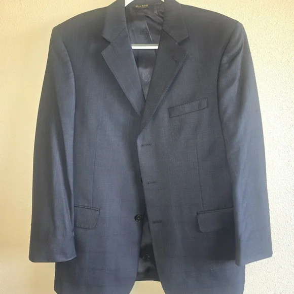 JoS A Bank Men's Dark Blue Suit